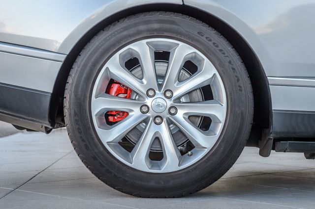Vehicle image 18 of 58
