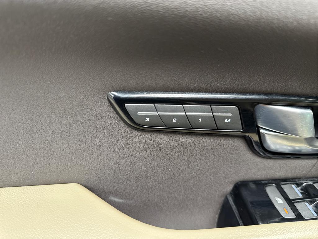 2016 Land Rover Range Rover Evoque SE Premium Image 38 of 45