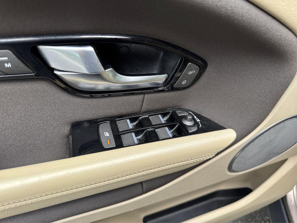 2016 Land Rover Range Rover Evoque SE Premium Image 30 of 45