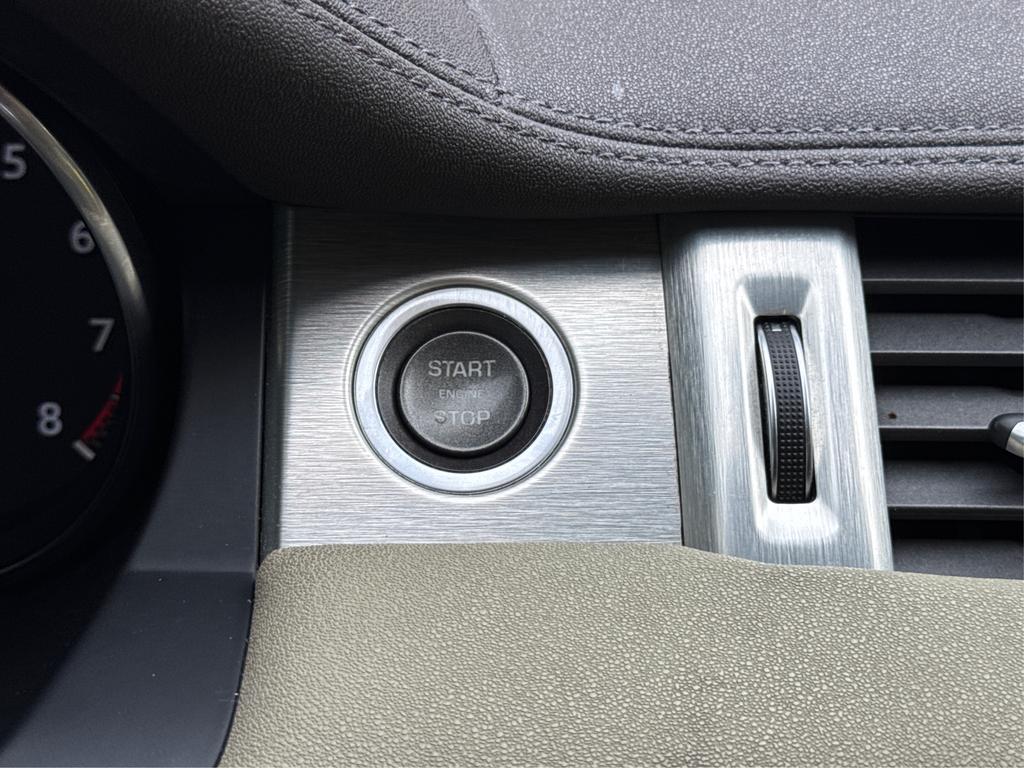 2016 Land Rover Range Rover Evoque SE Premium Image 39 of 45