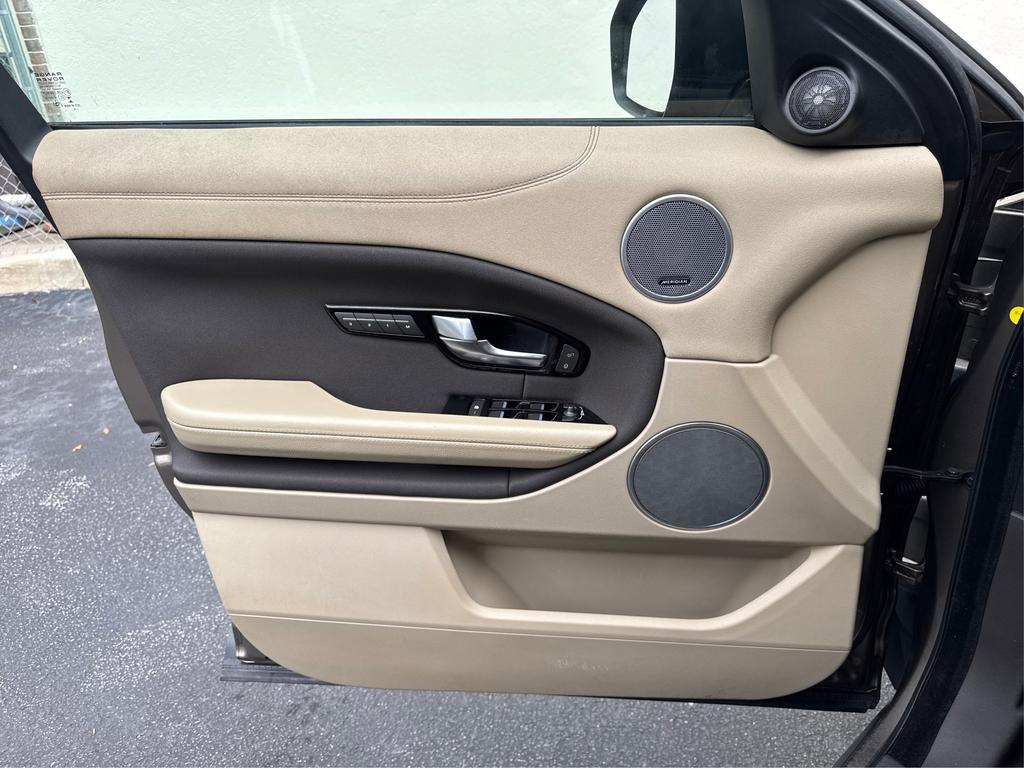 2016 Land Rover Range Rover Evoque SE Premium Image 27 of 45