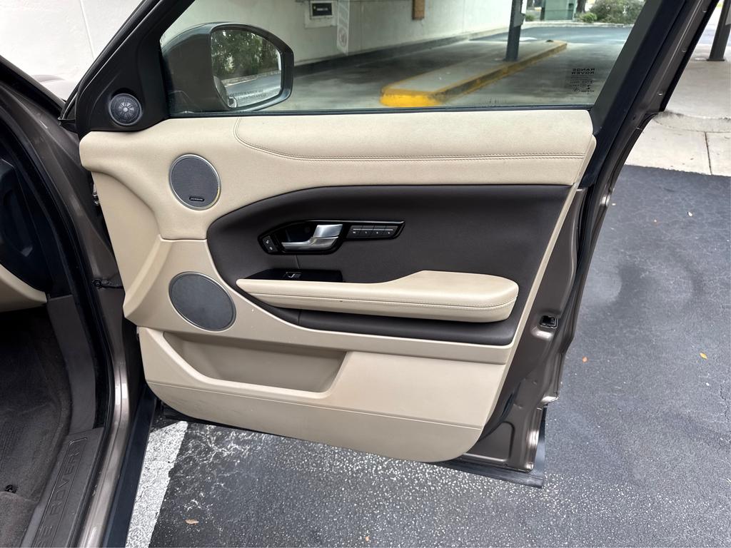 2016 Land Rover Range Rover Evoque SE Premium Image 43 of 45