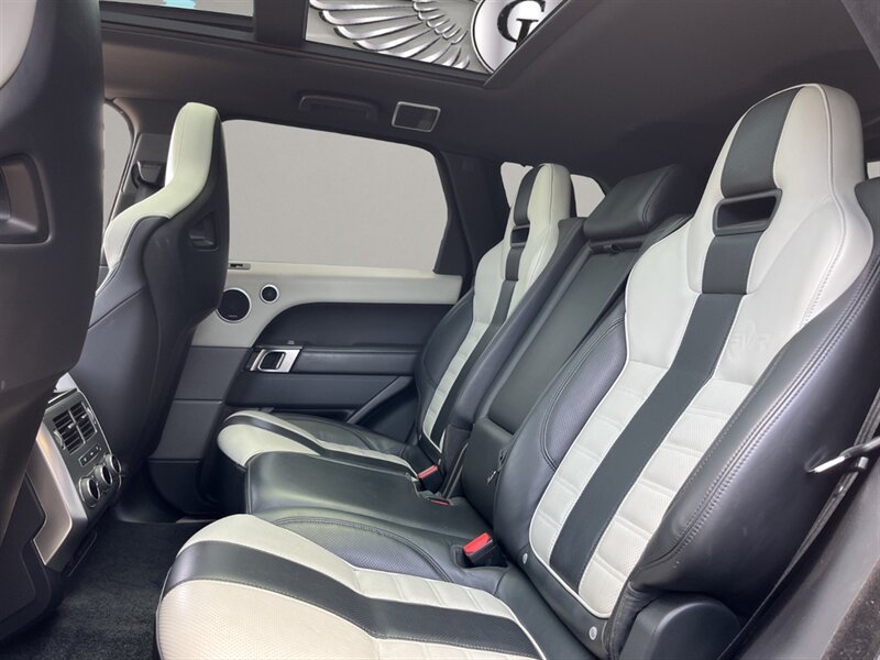 Vehicle image 14 of 48