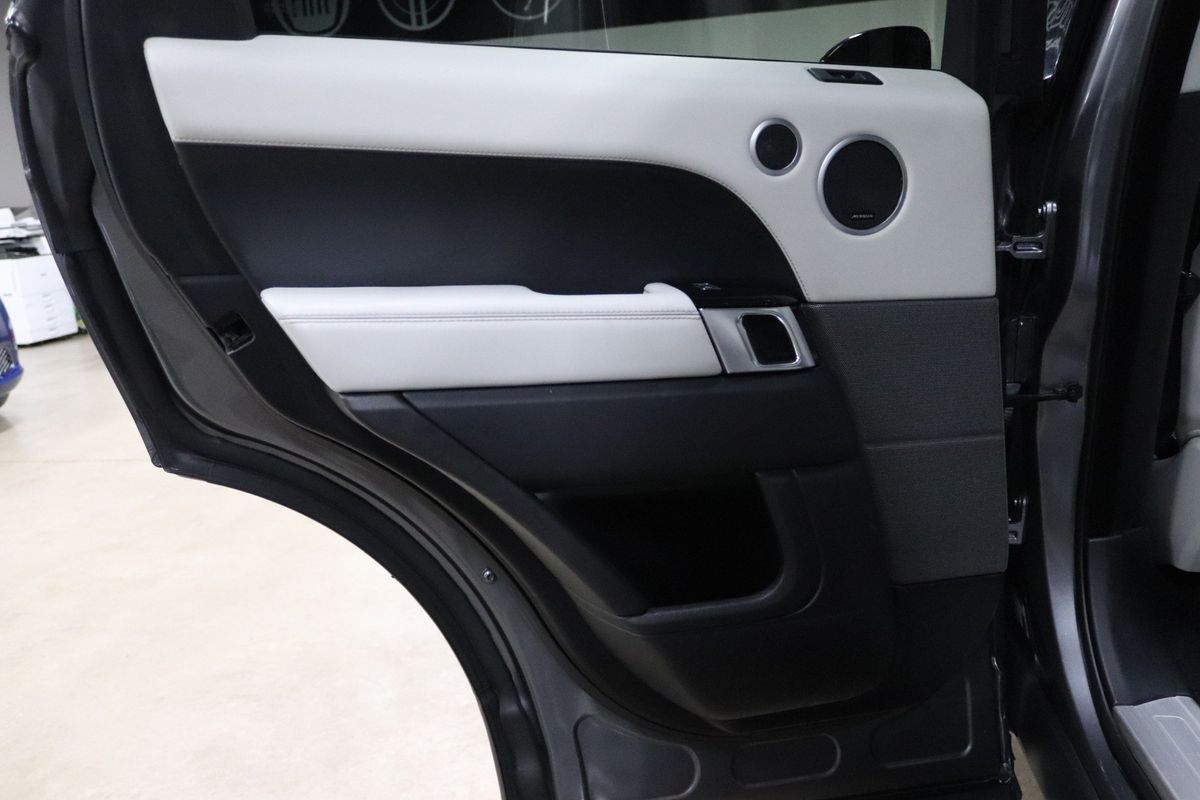 Vehicle image 34 of 35