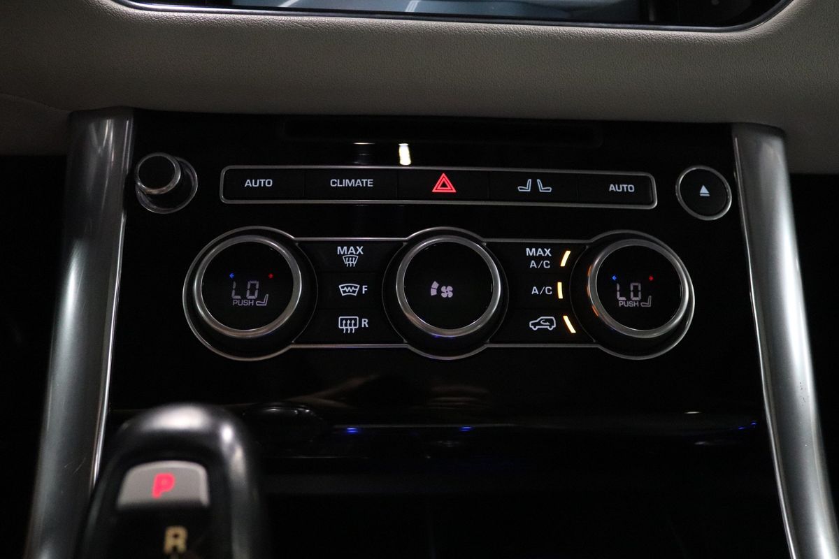 Vehicle image 28 of 35