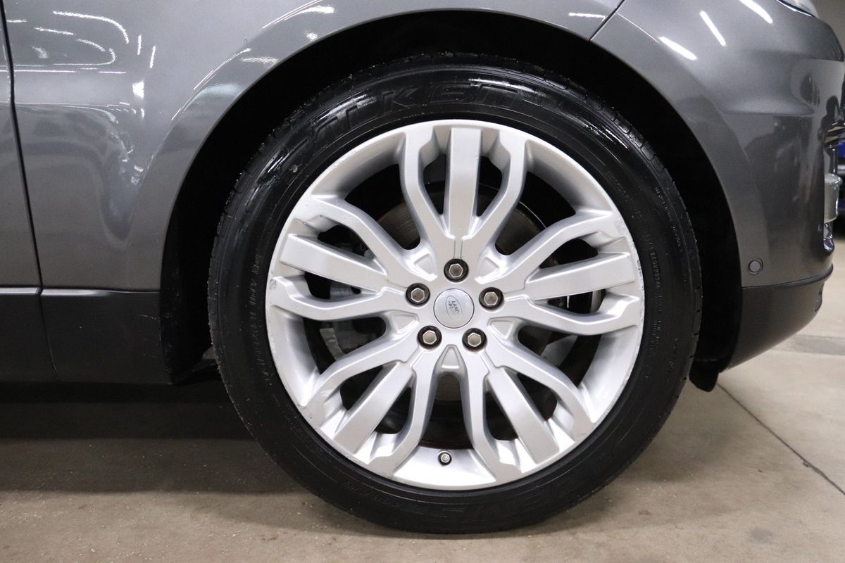 Vehicle image 10 of 35