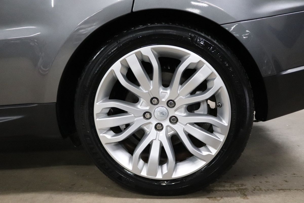 Vehicle image 13 of 35