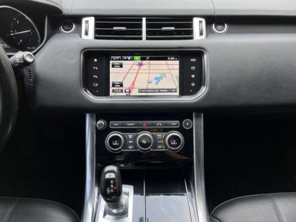 Vehicle image 23 of 32