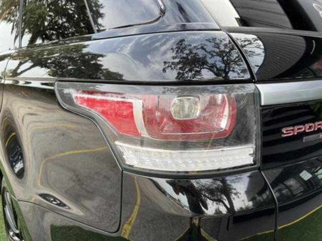 Vehicle image 11 of 32