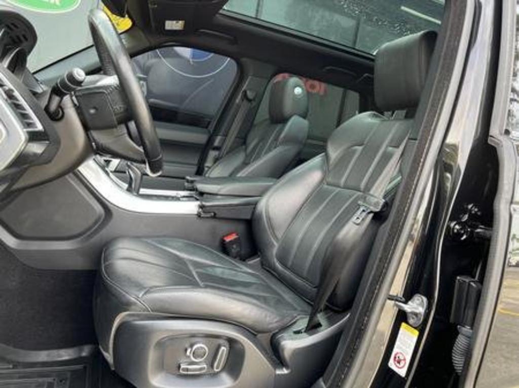 Vehicle image 14 of 32