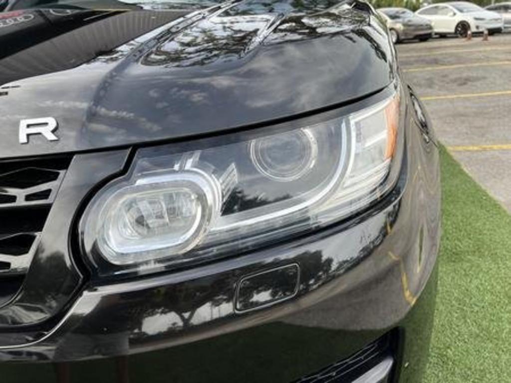 Vehicle image 8 of 32