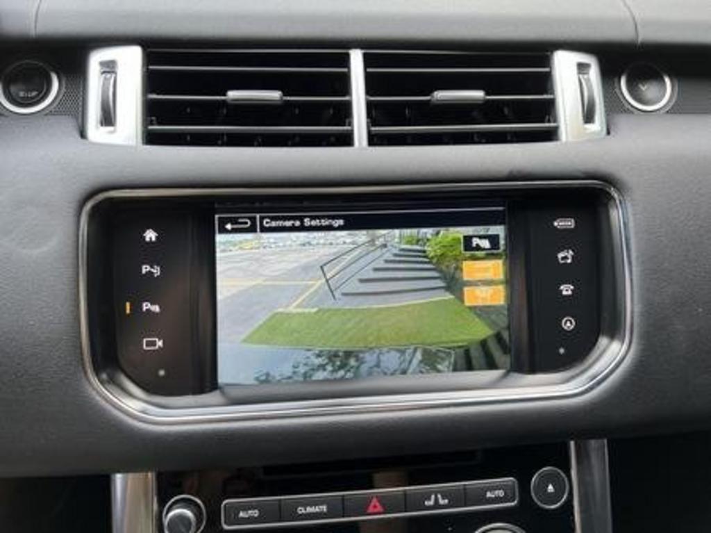 Vehicle image 26 of 32