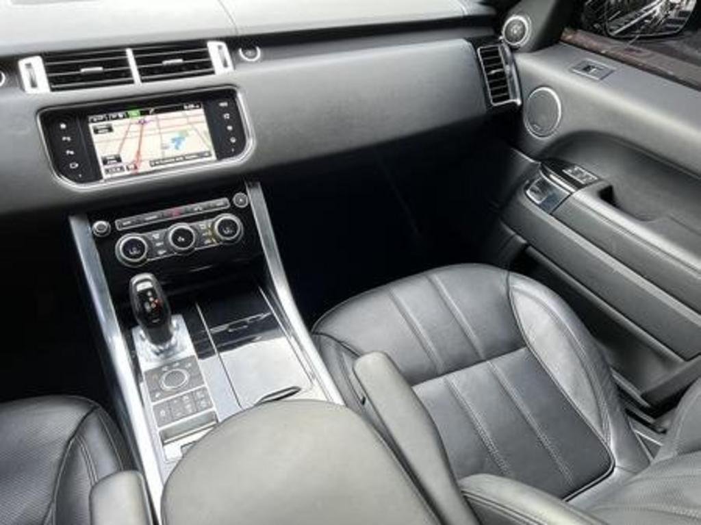 Vehicle image 21 of 32