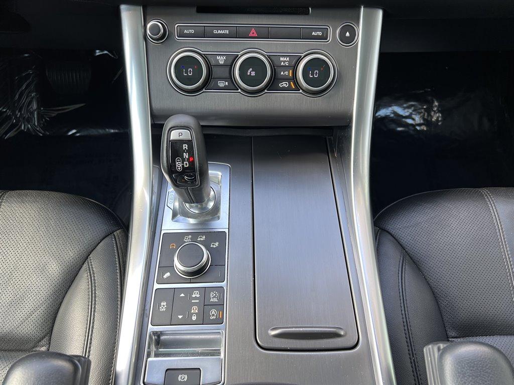 Vehicle image 23 of 28
