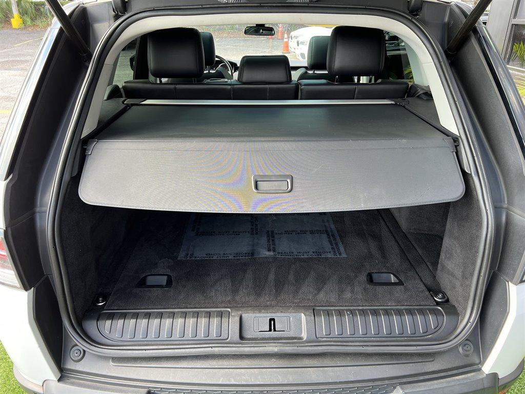 Vehicle image 27 of 28