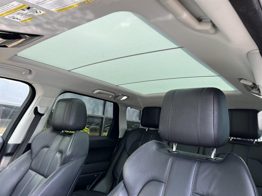 Vehicle image 16 of 28