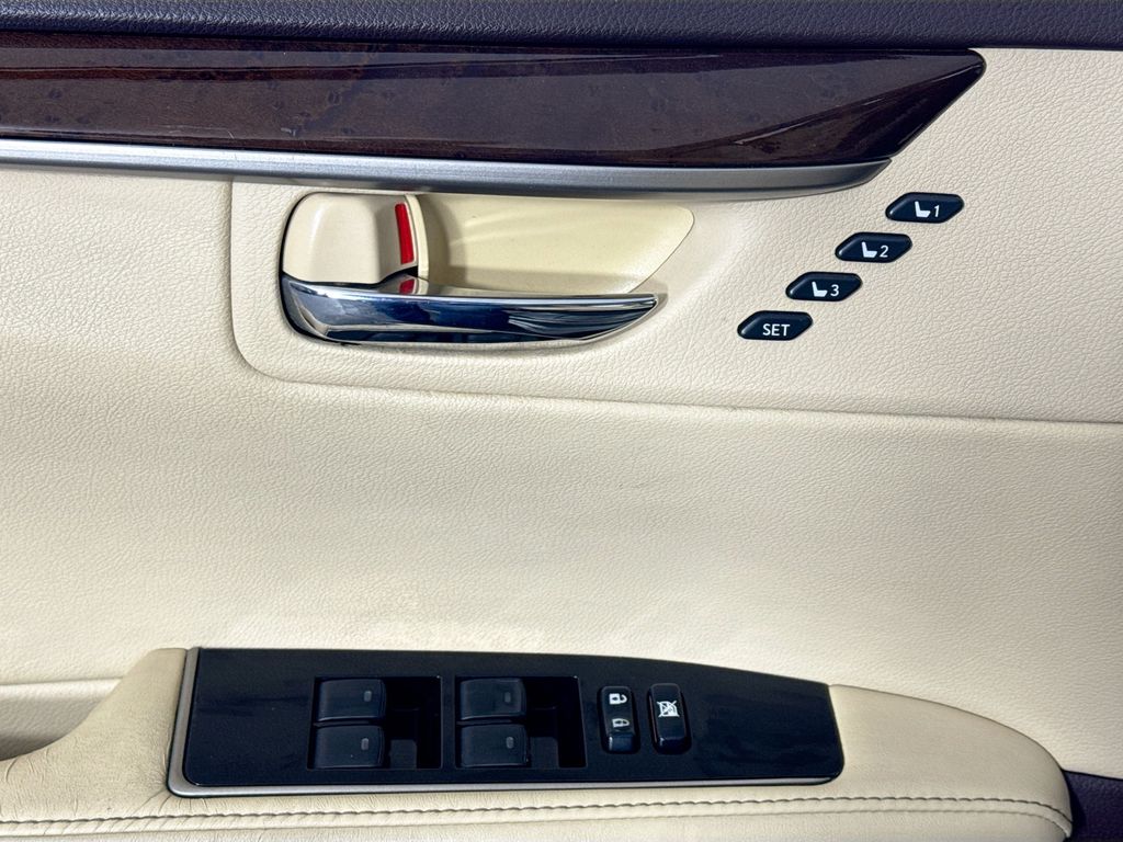 2016 Lexus ES 350 Image 44 of 44