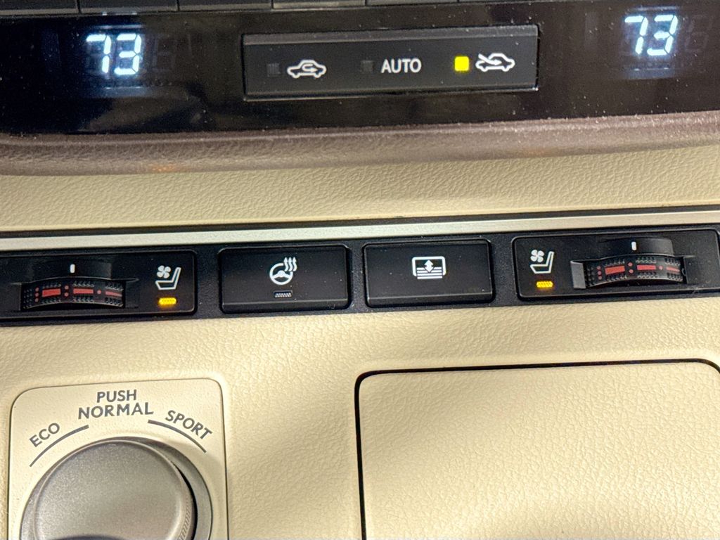 2016 Lexus ES 350 Image 42 of 44