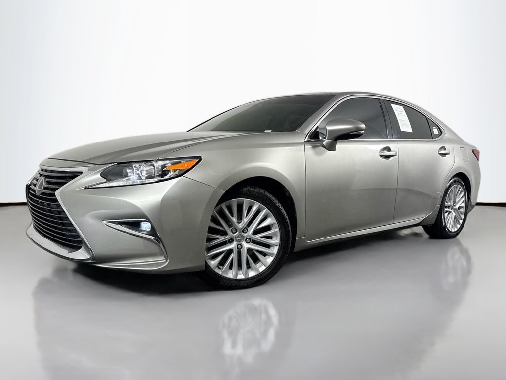 2016 Lexus ES 350 Image 2 of 44