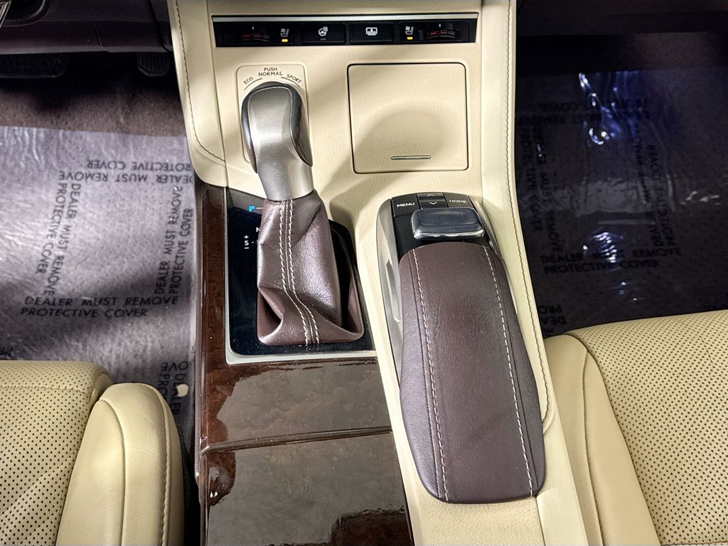 2016 Lexus ES 350 Image 29 of 44