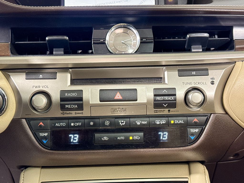 2016 Lexus ES 350 Image 26 of 44