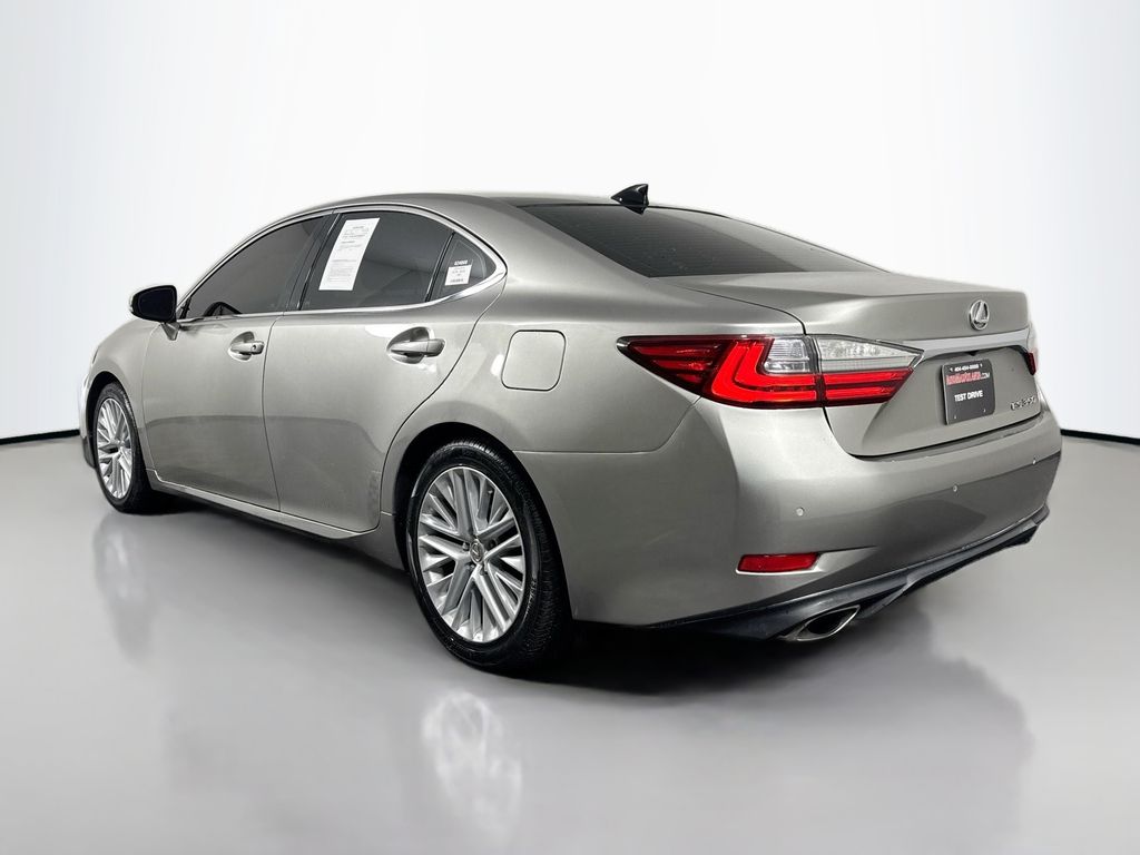 2016 Lexus ES 350 Image 8 of 44