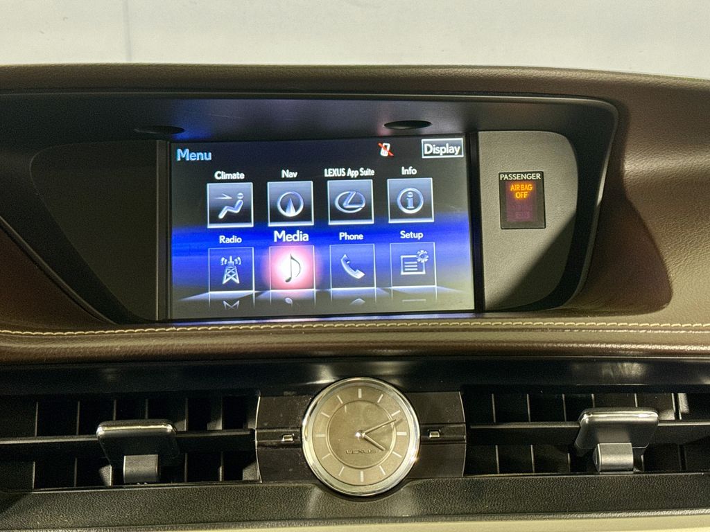 2016 Lexus ES 350 Image 27 of 44