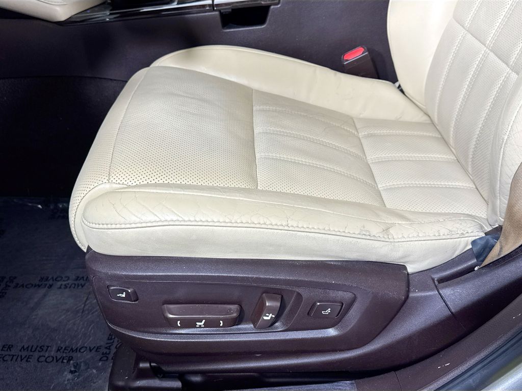 2016 Lexus ES 350 Image 41 of 44