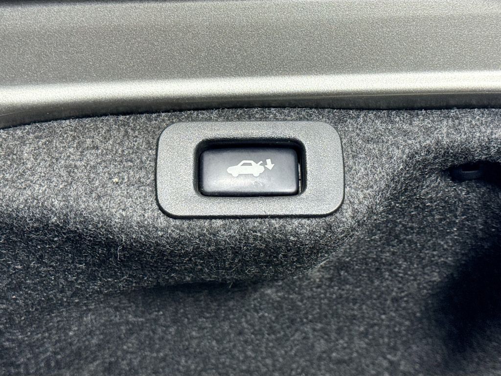 2016 Lexus ES 350 Image 38 of 44