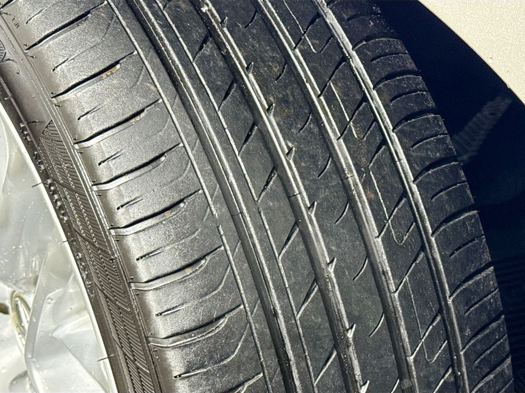 2016 Lexus ES 350 Image 12 of 44