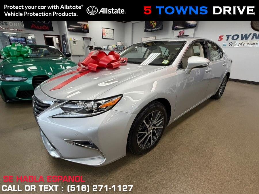 2016 Lexus ES 350 Image 2 of 60