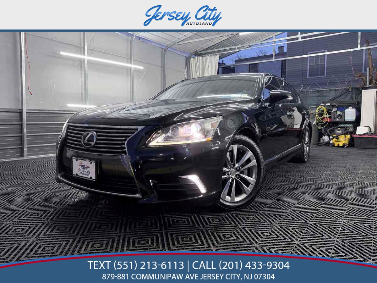 2016 Lexus LS 460 Image 2 of 22
