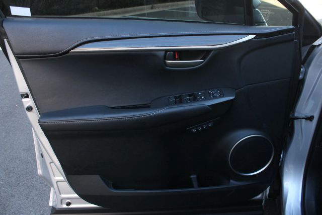 2016 Lexus NX 300h Image 27 of 35