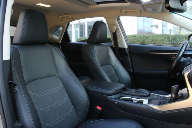 2016 Lexus NX 300h Image 14 of 35