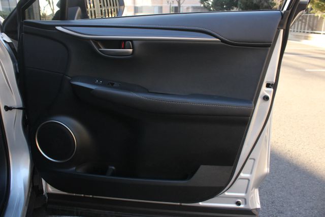 2016 Lexus NX 300h Image 35 of 35