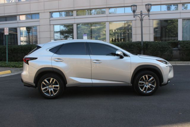 2016 Lexus NX 300h Image 5 of 35
