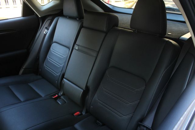 2016 Lexus NX 300h Image 12 of 35