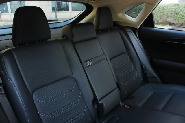 2016 Lexus NX 300h Image 13 of 35