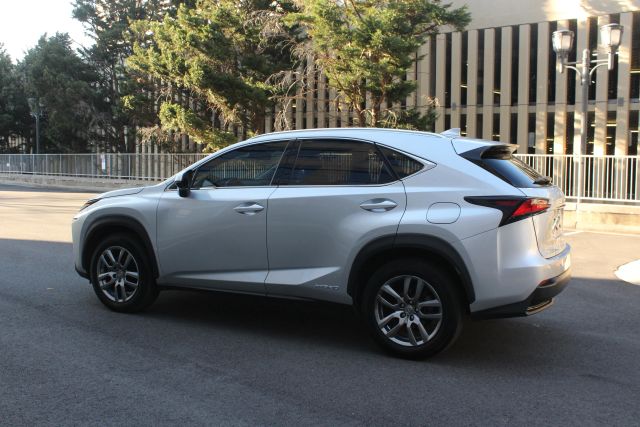 2016 Lexus NX 300h Image 7 of 35