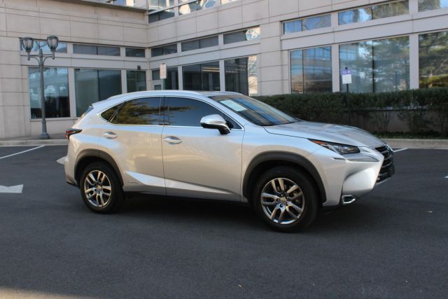 2016 Lexus NX 300h Image 3 of 35