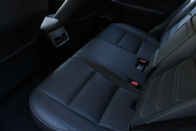 2016 Lexus NX 300h Image 19 of 35