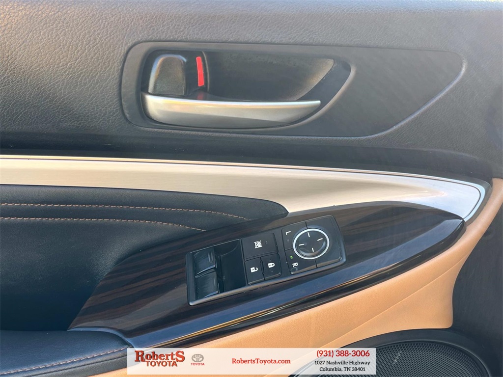 Vehicle image 16 of 30