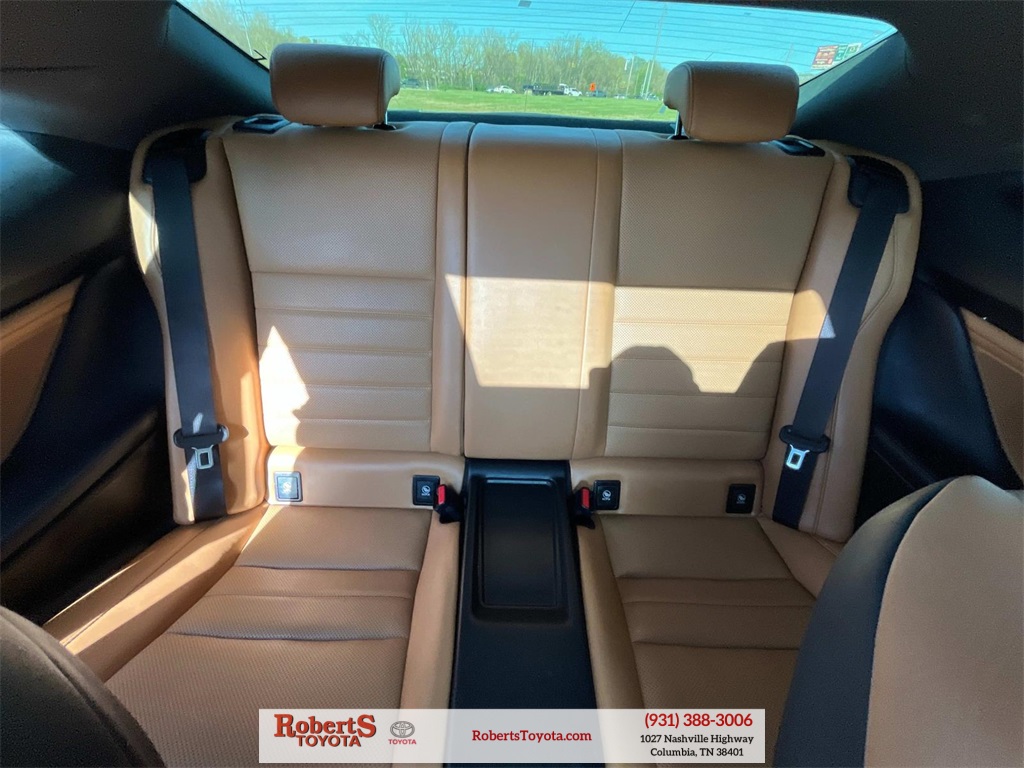 Vehicle image 23 of 30