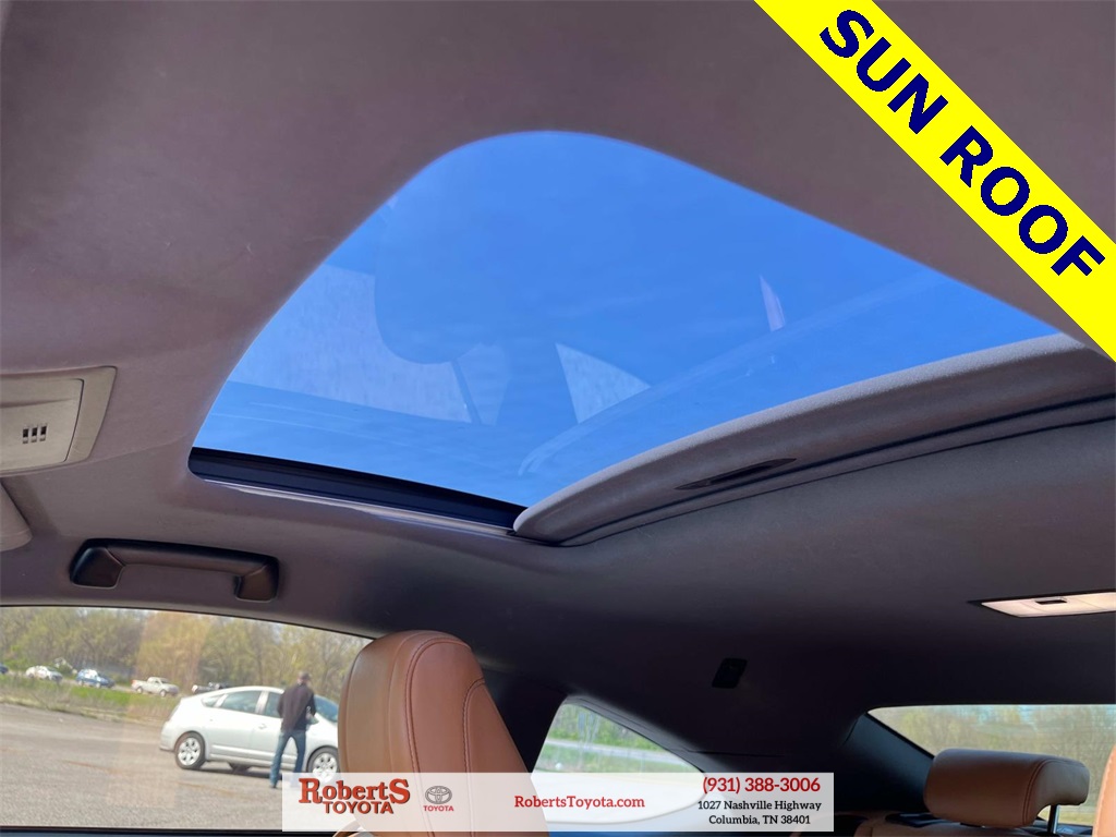 Vehicle image 11 of 30