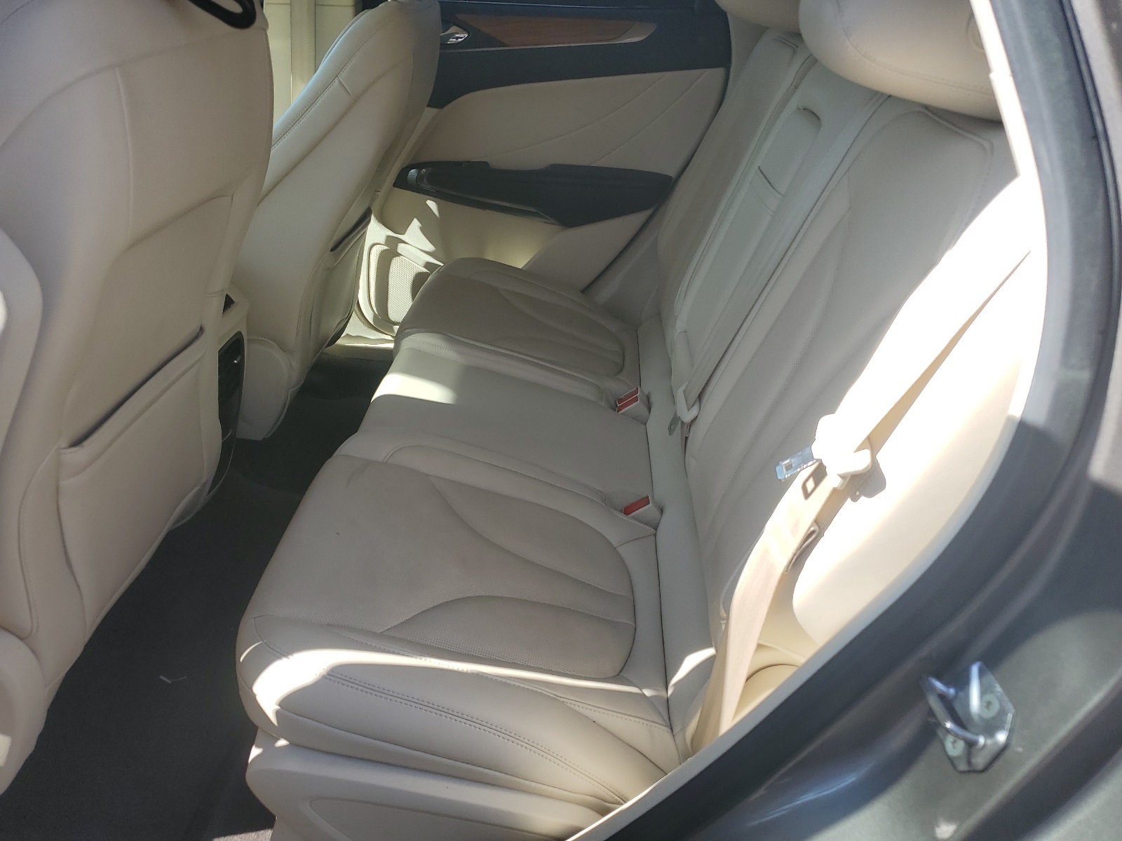 Vehicle image 8 of 15