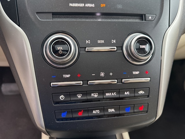 Vehicle image 17 of 27