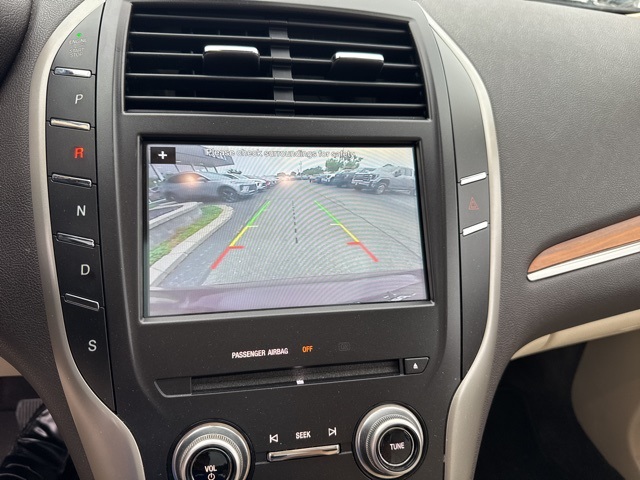 Vehicle image 15 of 27