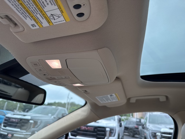 Vehicle image 25 of 27