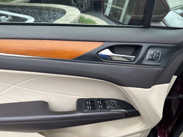 Vehicle image 20 of 27