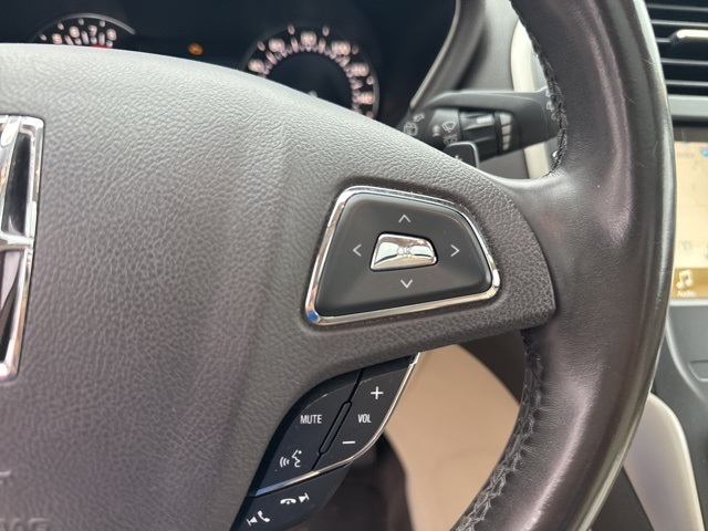 Vehicle image 13 of 27